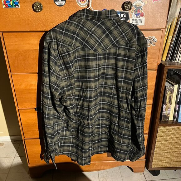 WindRiver Flannel Shirt – Olive & Black Plaid (Men’s L) - Picture 4 of 4